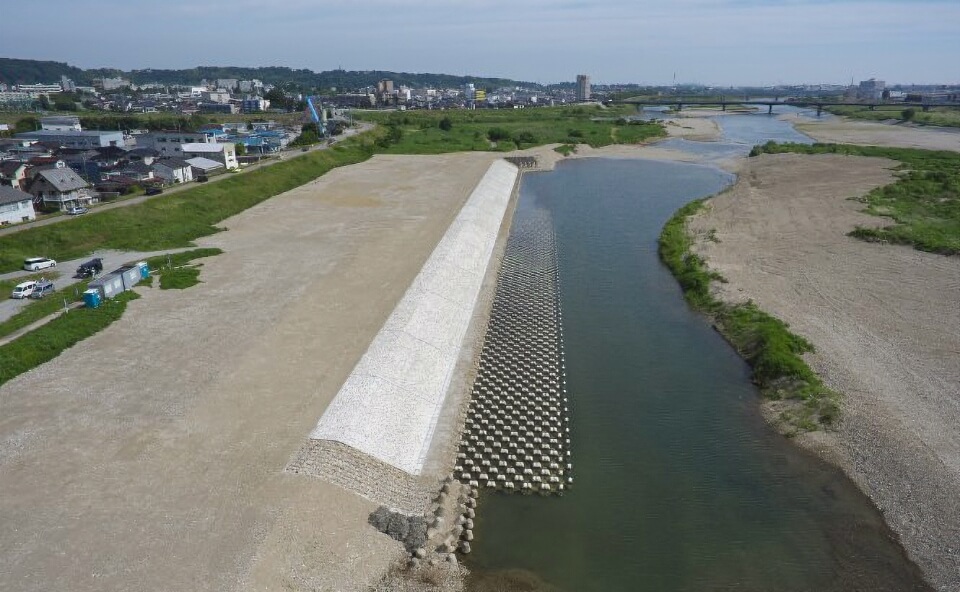 築堤・護岸工事