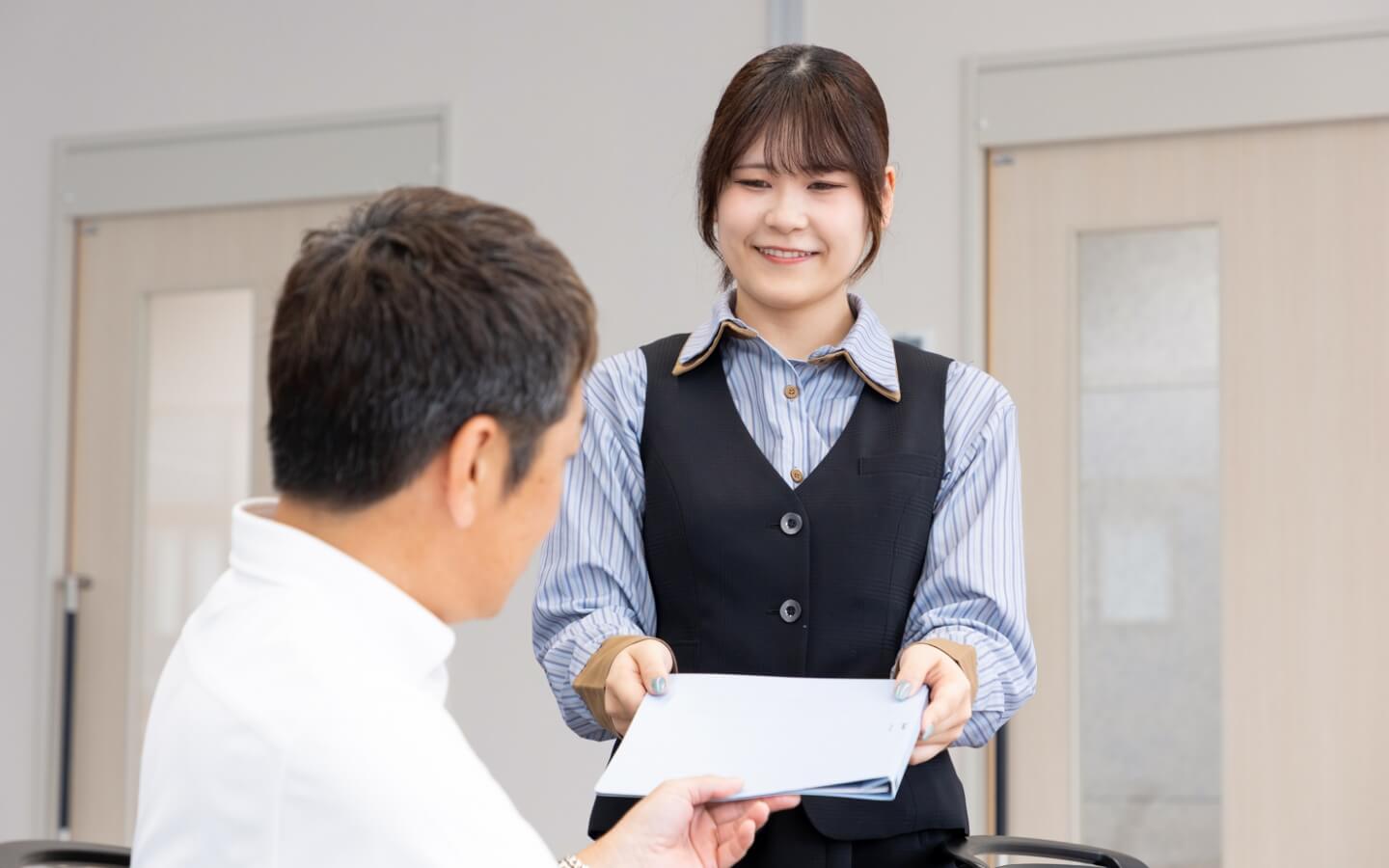 にぎやかで前向きな毎日！経理から挑む“脱・紙”改革