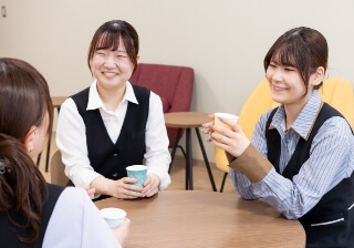次の100年を見据えて、新しい力を待っています。