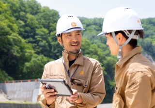次の100年を見据えて、新しい力を待っています。