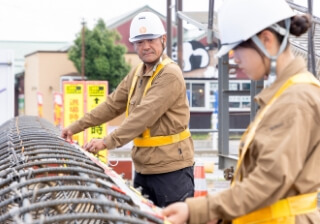 次の100年を見据えて、新しい力を待っています。