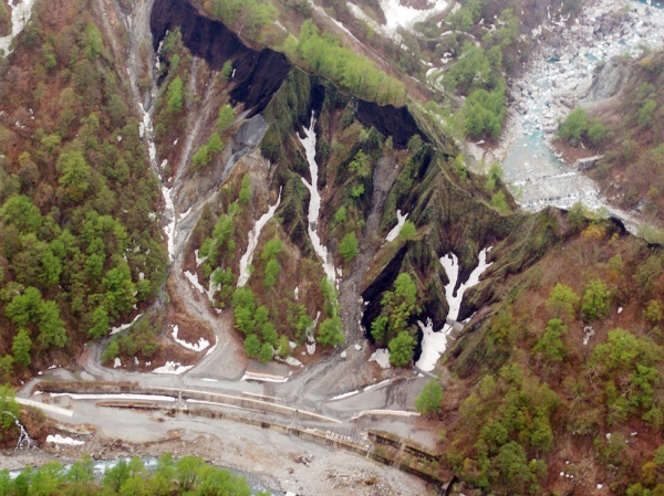 水谷下流山腹工事