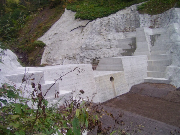 岩坪谷第５号砂防堰堤その２工事