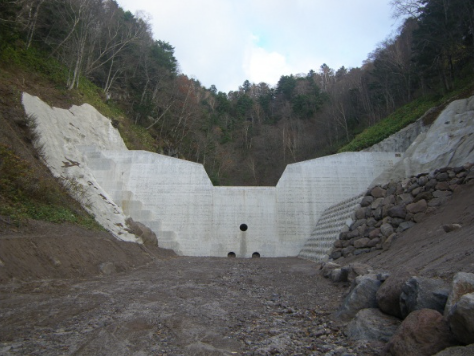 岩坪谷第５号砂防堰堤その３工事