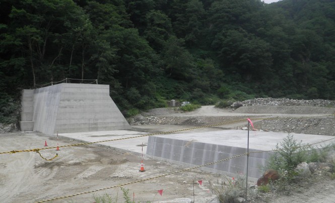 H２８　真川第３号砂防堰堤工事