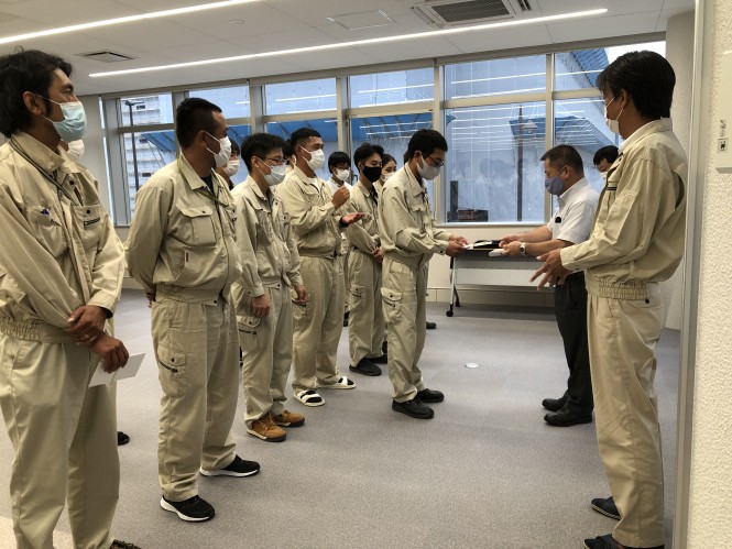 社内表彰（工事成績優秀企業・ICT活用工事成績優秀企業）を執り行いました。