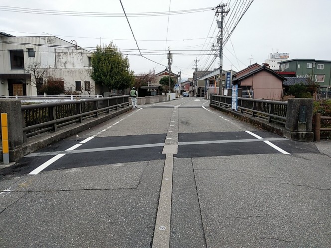 一般県道八幡田稲荷線外道路橋りょう改築新赤江川橋外伸縮装置補修工事